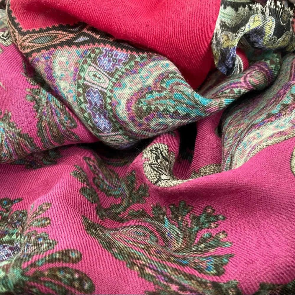 Gorgeous Etro cashmere-silk blend Paisley Scarf 66” x 26”